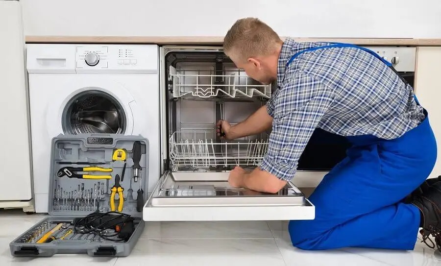 Beypazarı Maytag servisi teknisyen ekibi beyaz eşya tamiri yaparken